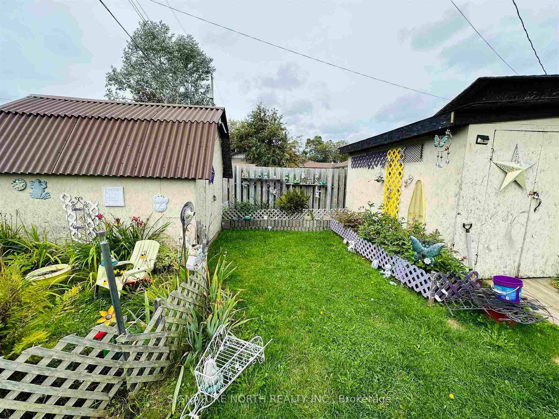655 Dawson Street photo 31