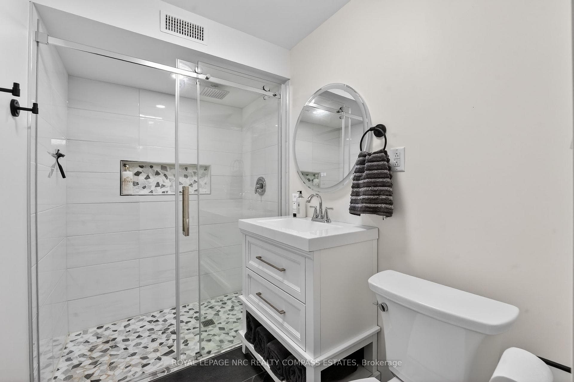 124 Loretta Drive photo 24