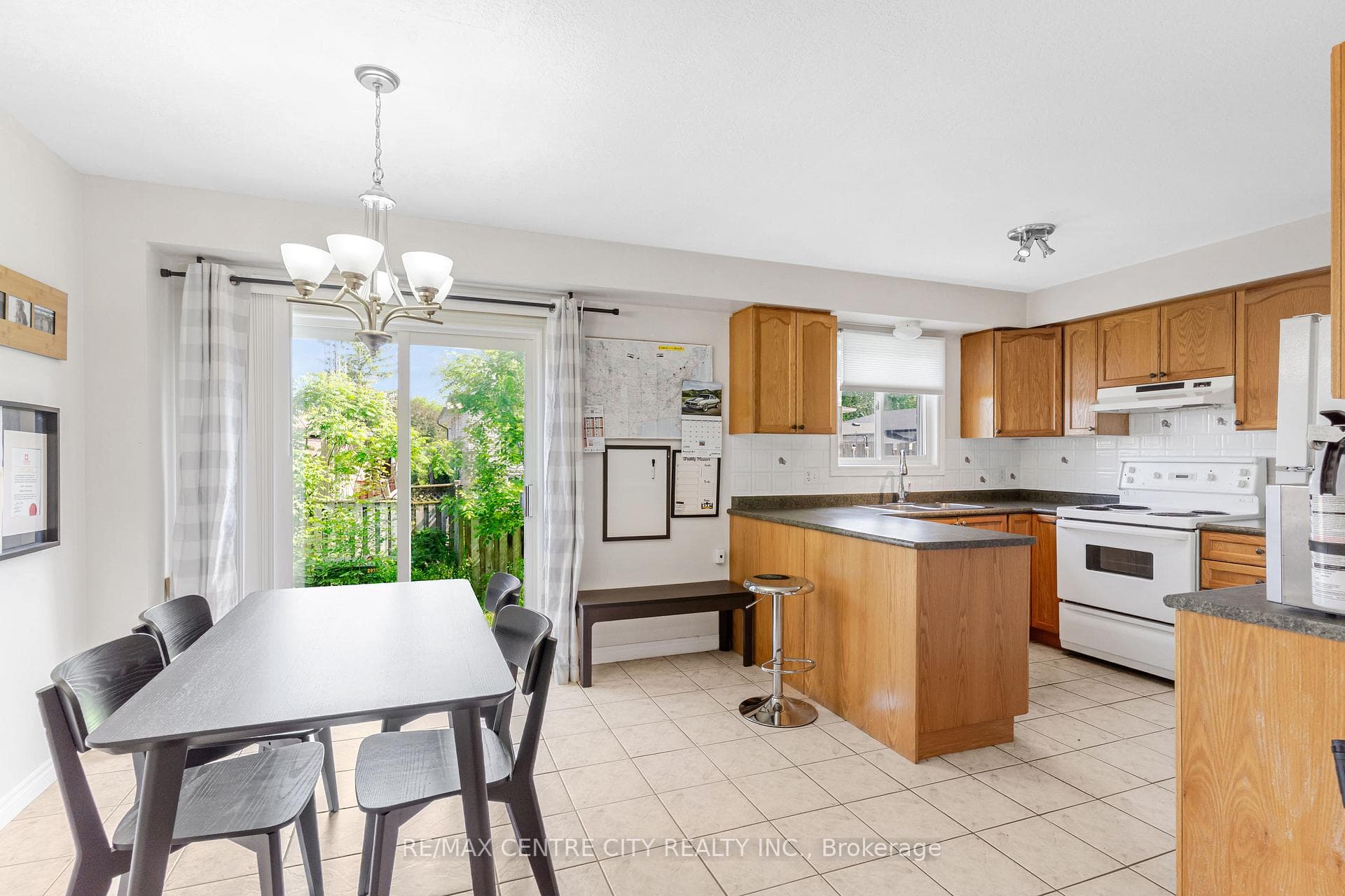 67 Ralgreen Crescent photo 29