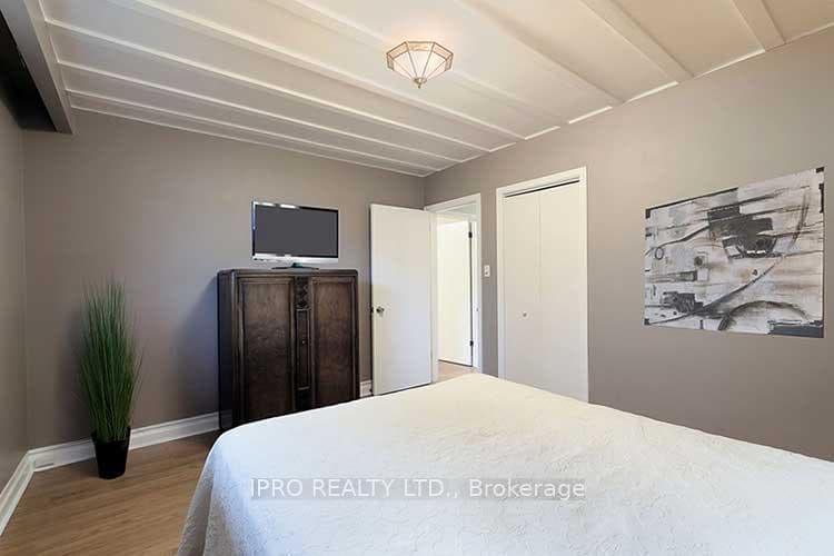 11 Janellan Terrace photo 14