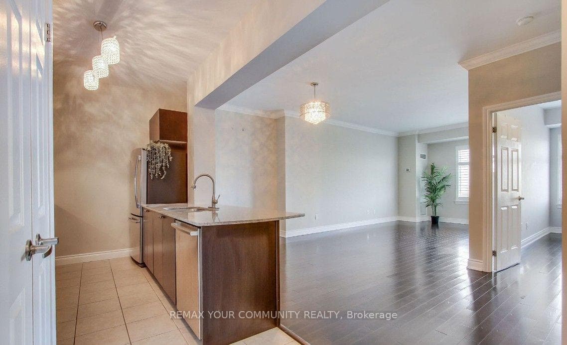 10211 Keele Street Unit 211 photo 6