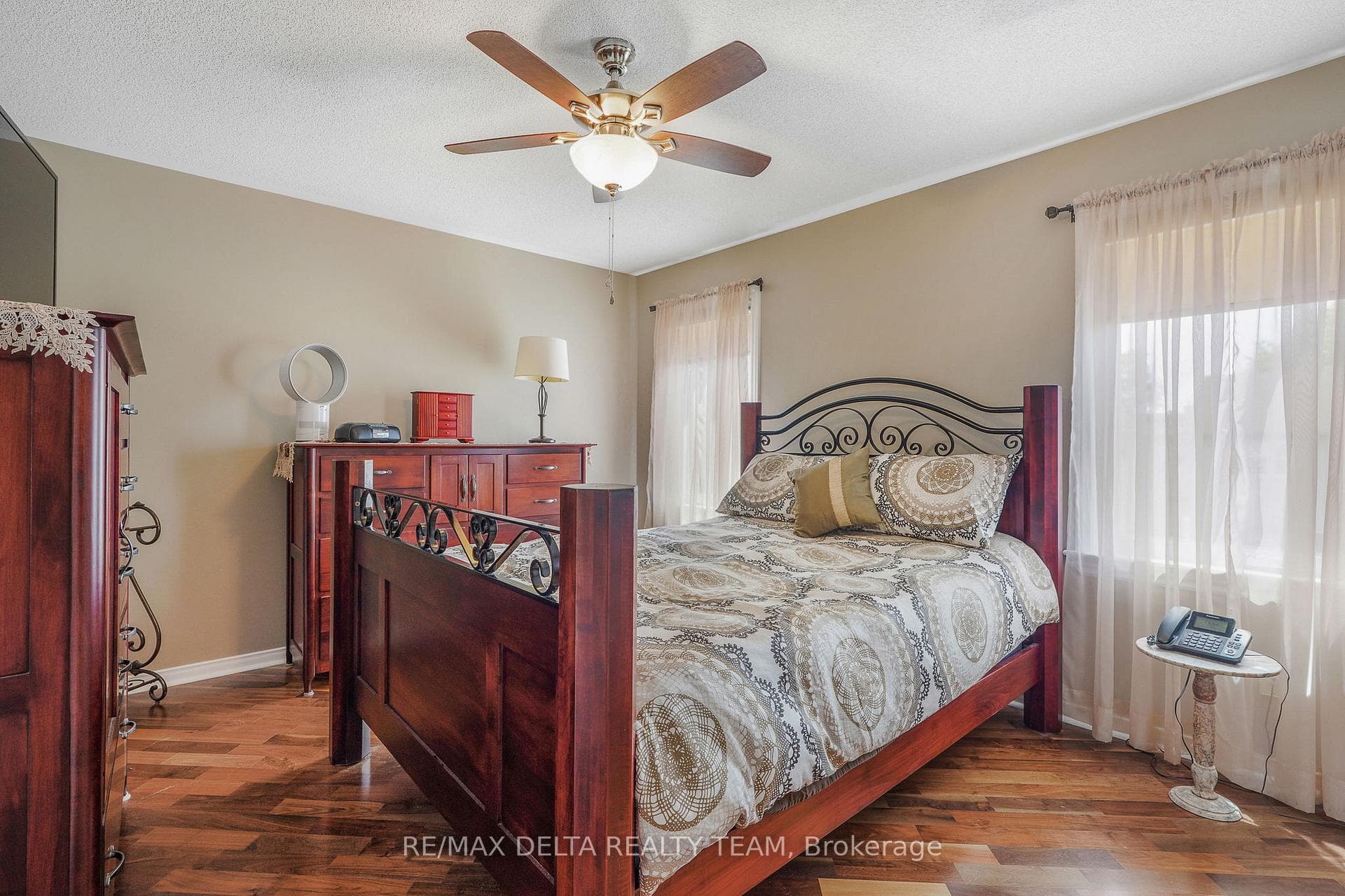 2040 Sunland Drive photo 15