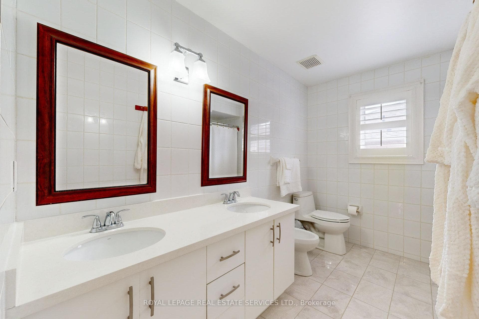 49 Iona Crescent photo 30
