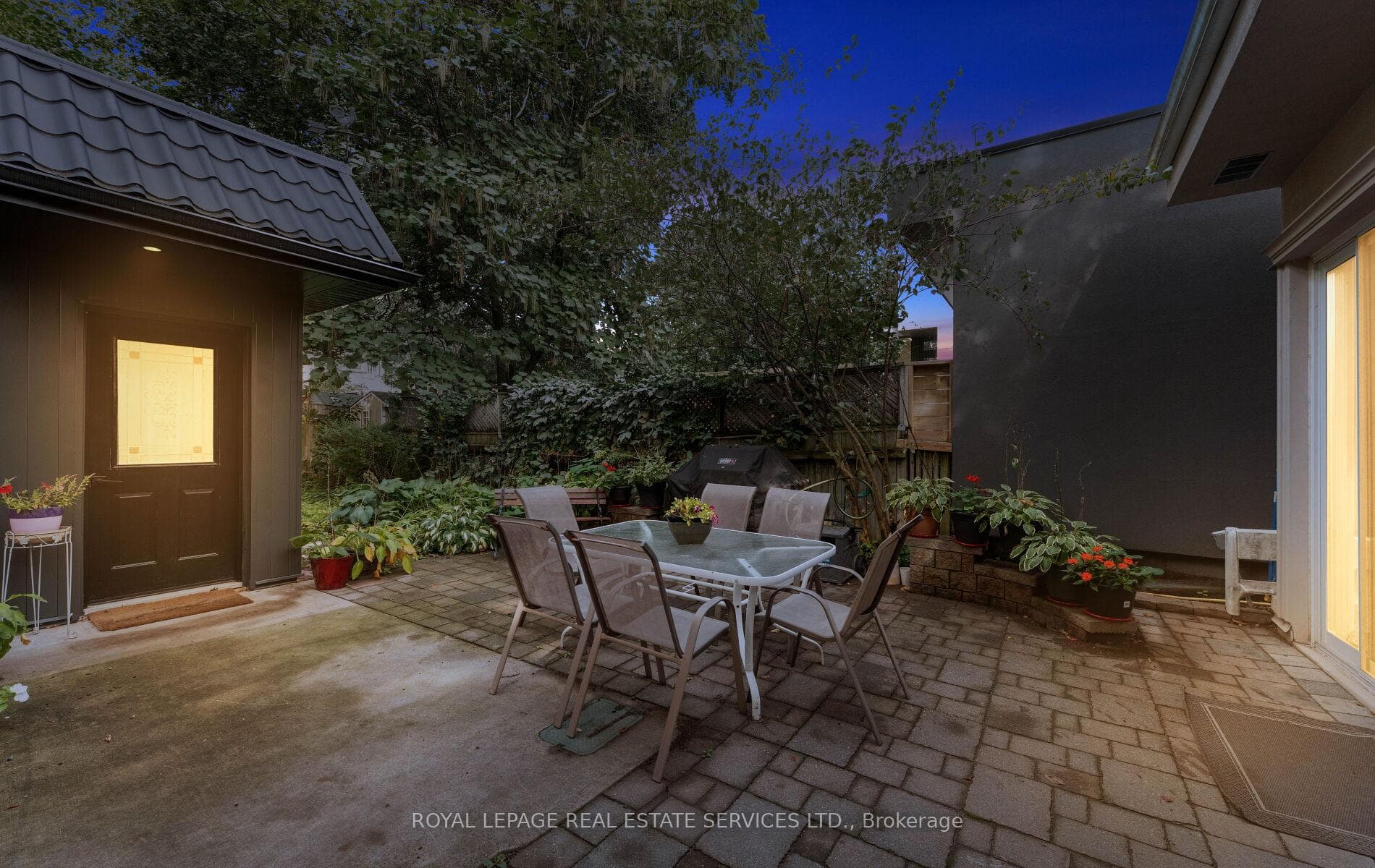 24 Mann Avenue photo 42