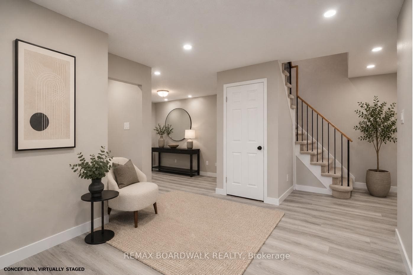 563 LATOUR Crescent photo 22