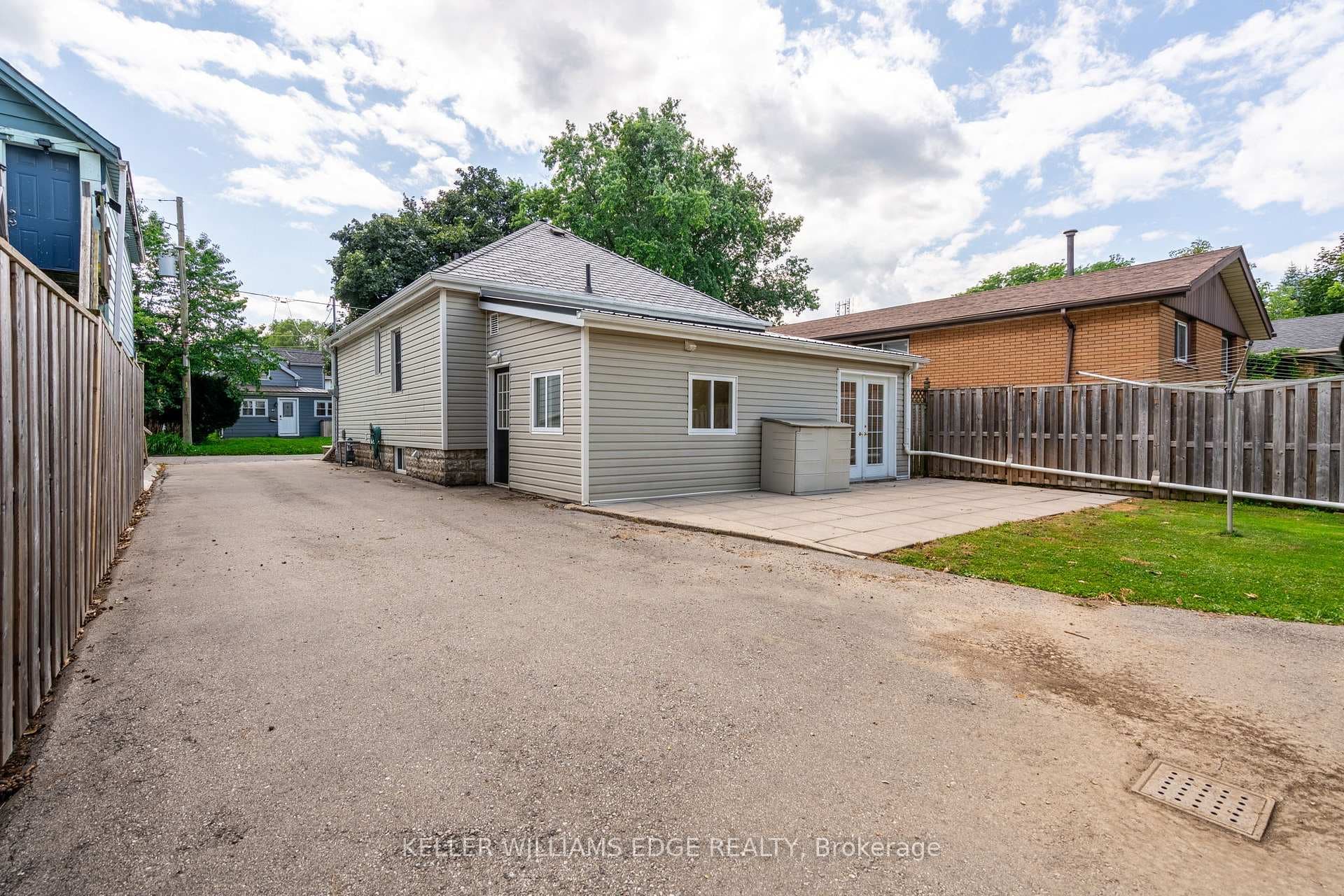 98 Holmes Avenue photo 23