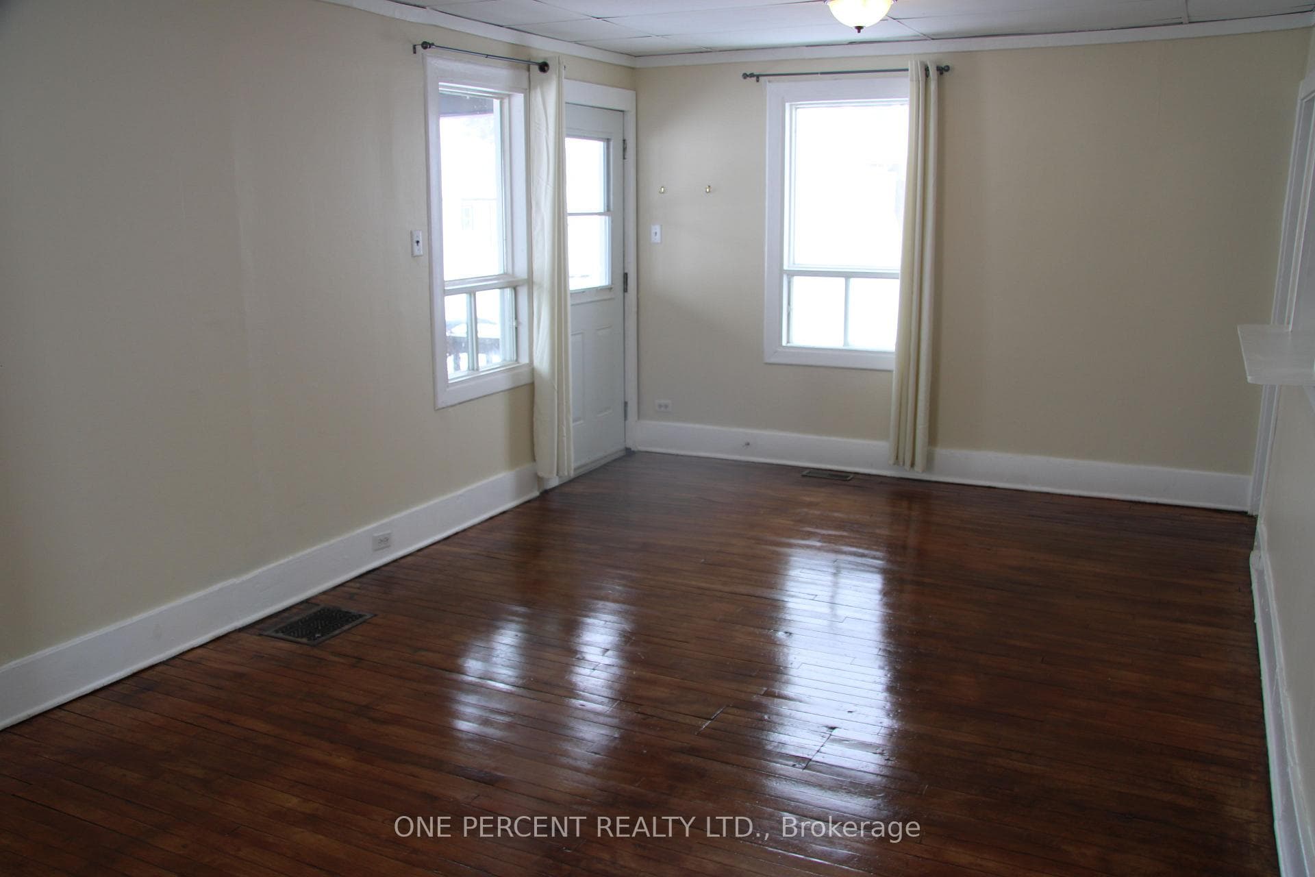 80 Poplar Avenue photo 4