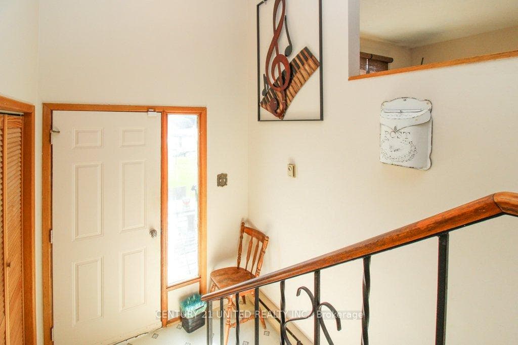 2064 7th Line photo 12