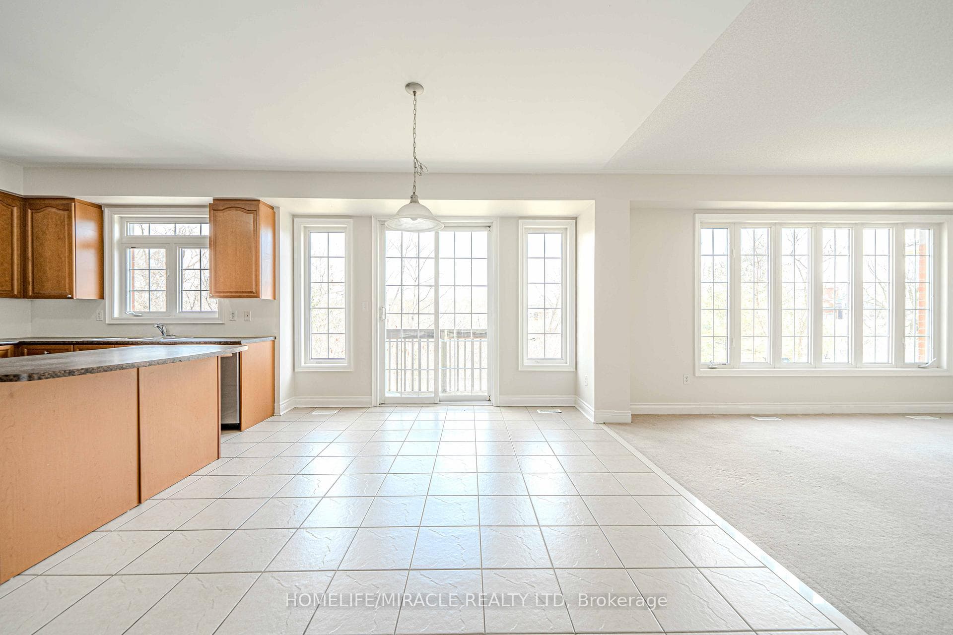 1811 Esterbrooke Drive photo 14
