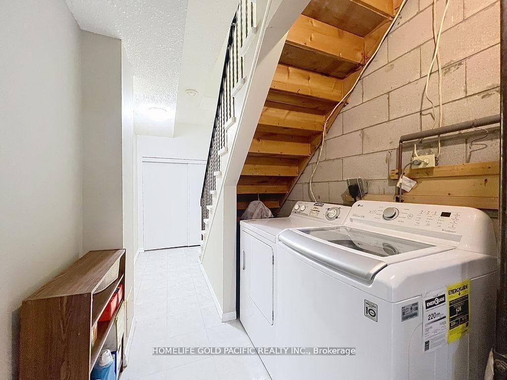 42 Stonehill Court Unit 11 photo 43