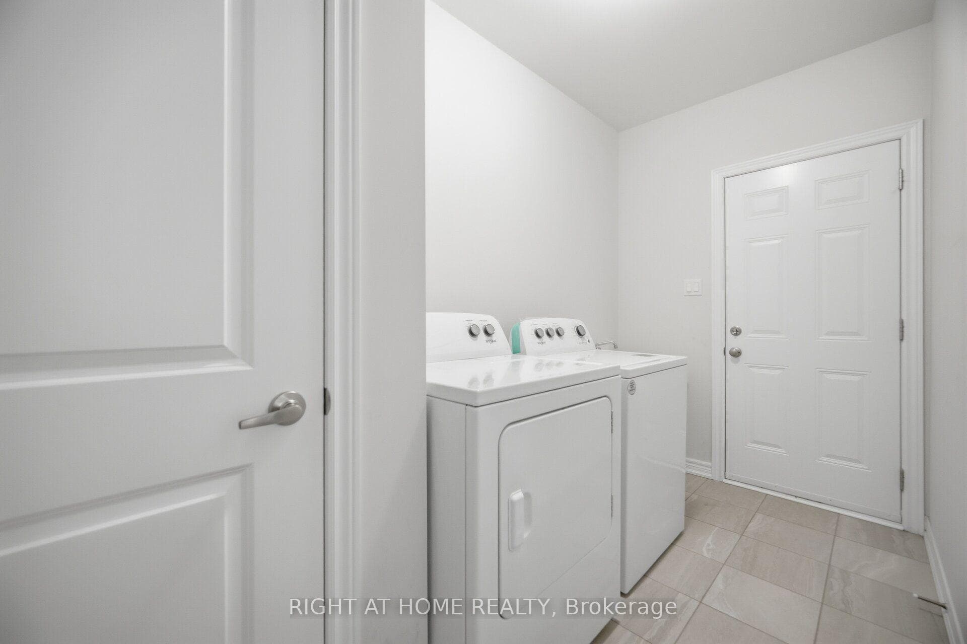 41 Overlea Drive photo 27