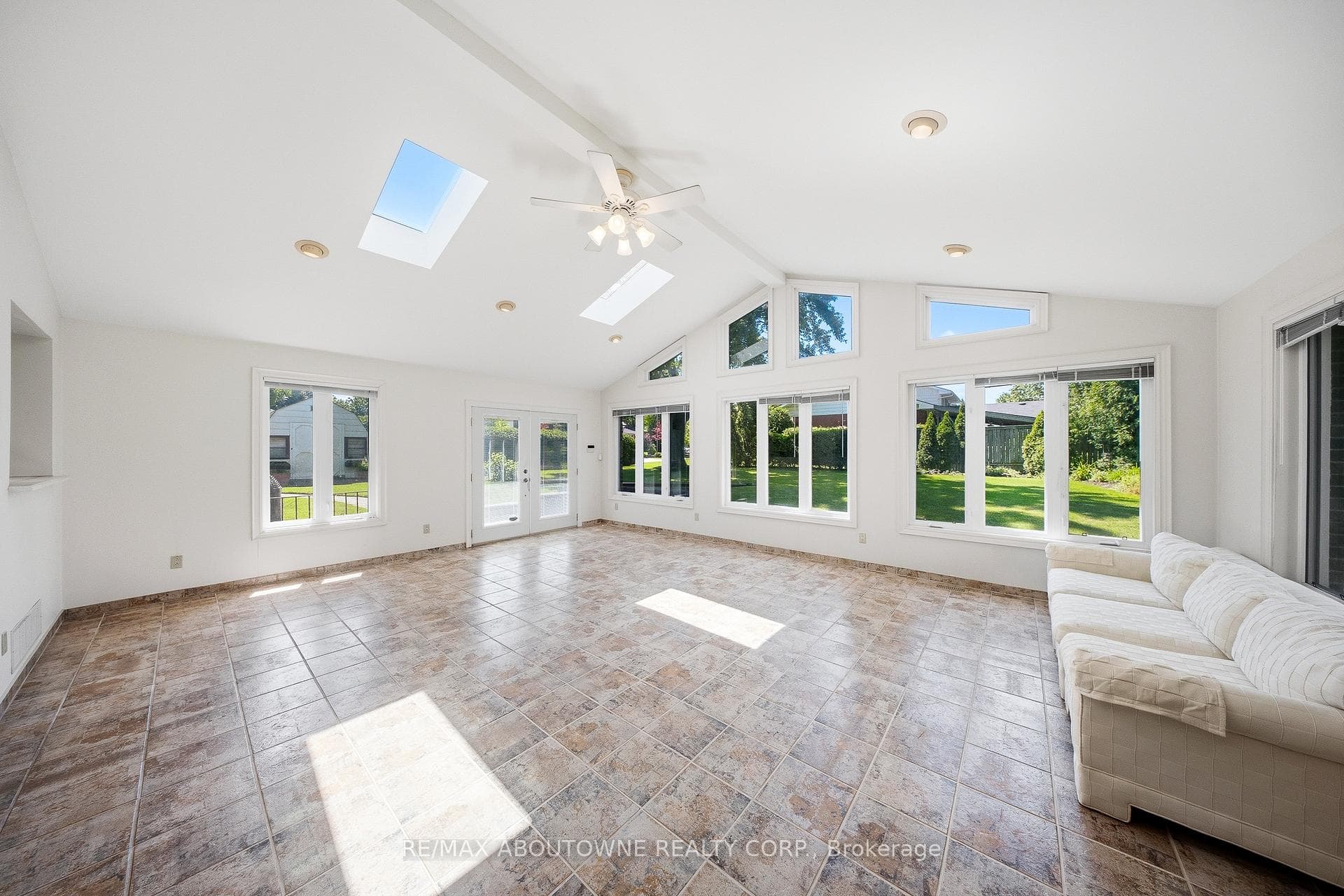 73 Price Avenue photo 6