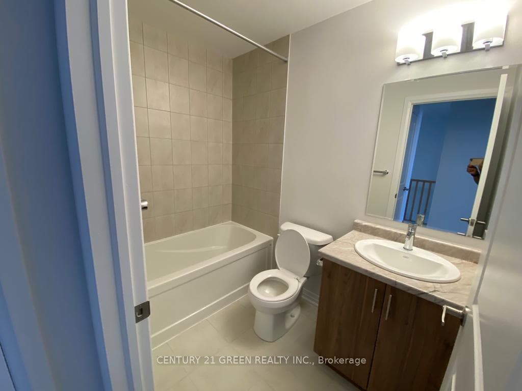 51 Sparrow Avenue Unit 23 photo 11