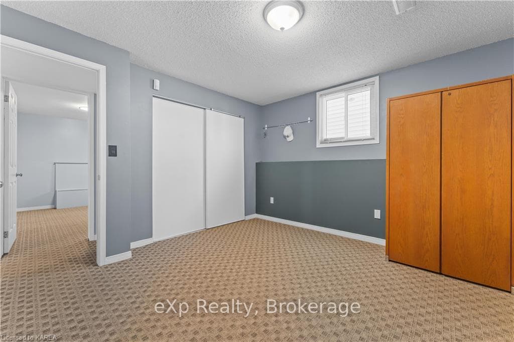 315 AMHERST Drive photo 24