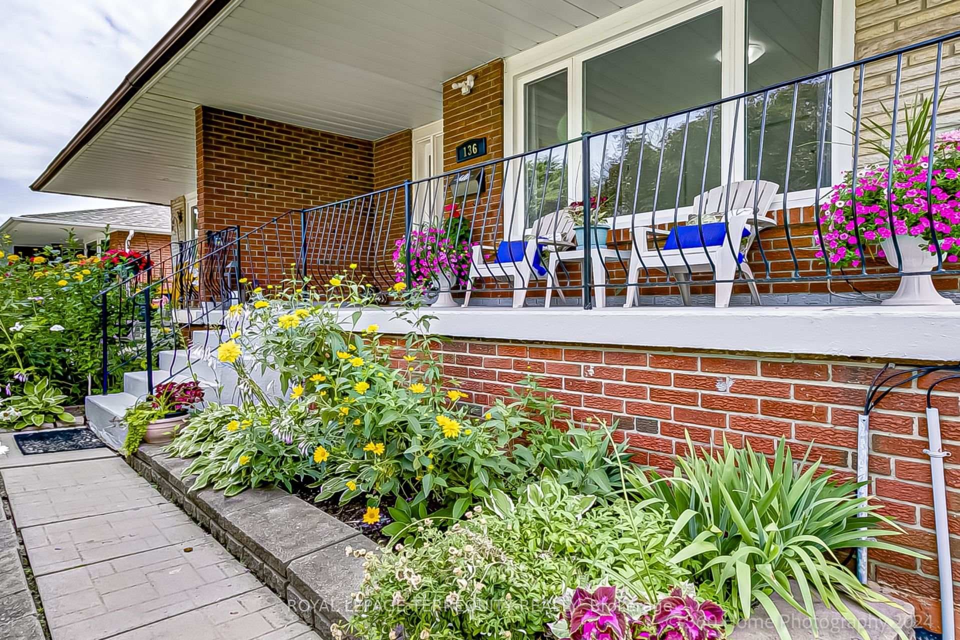 136 Voltarie Crescent photo 4