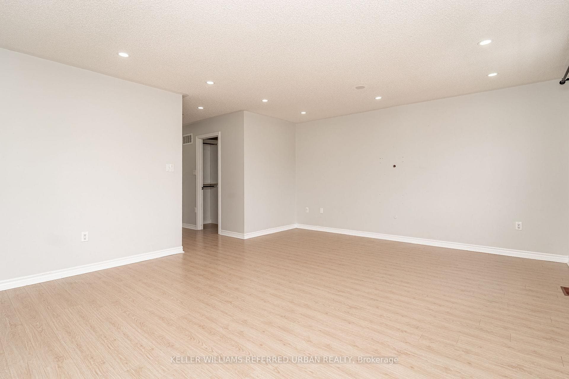 13313 Bathurst Street photo 8