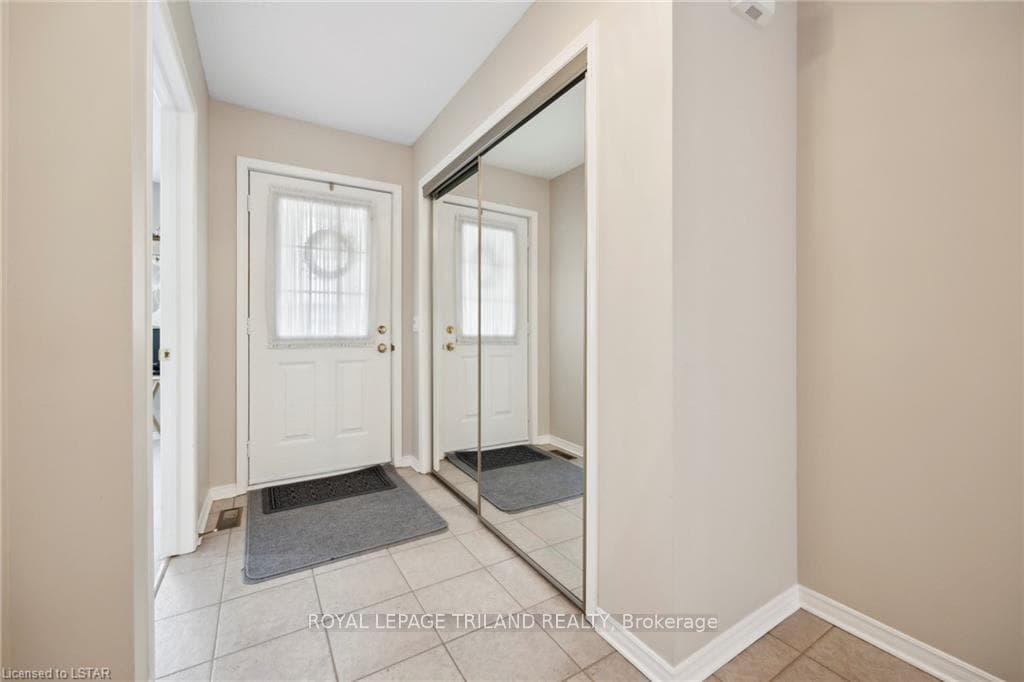 1337 COMMISSIONERS Road Unit 15 photo 4