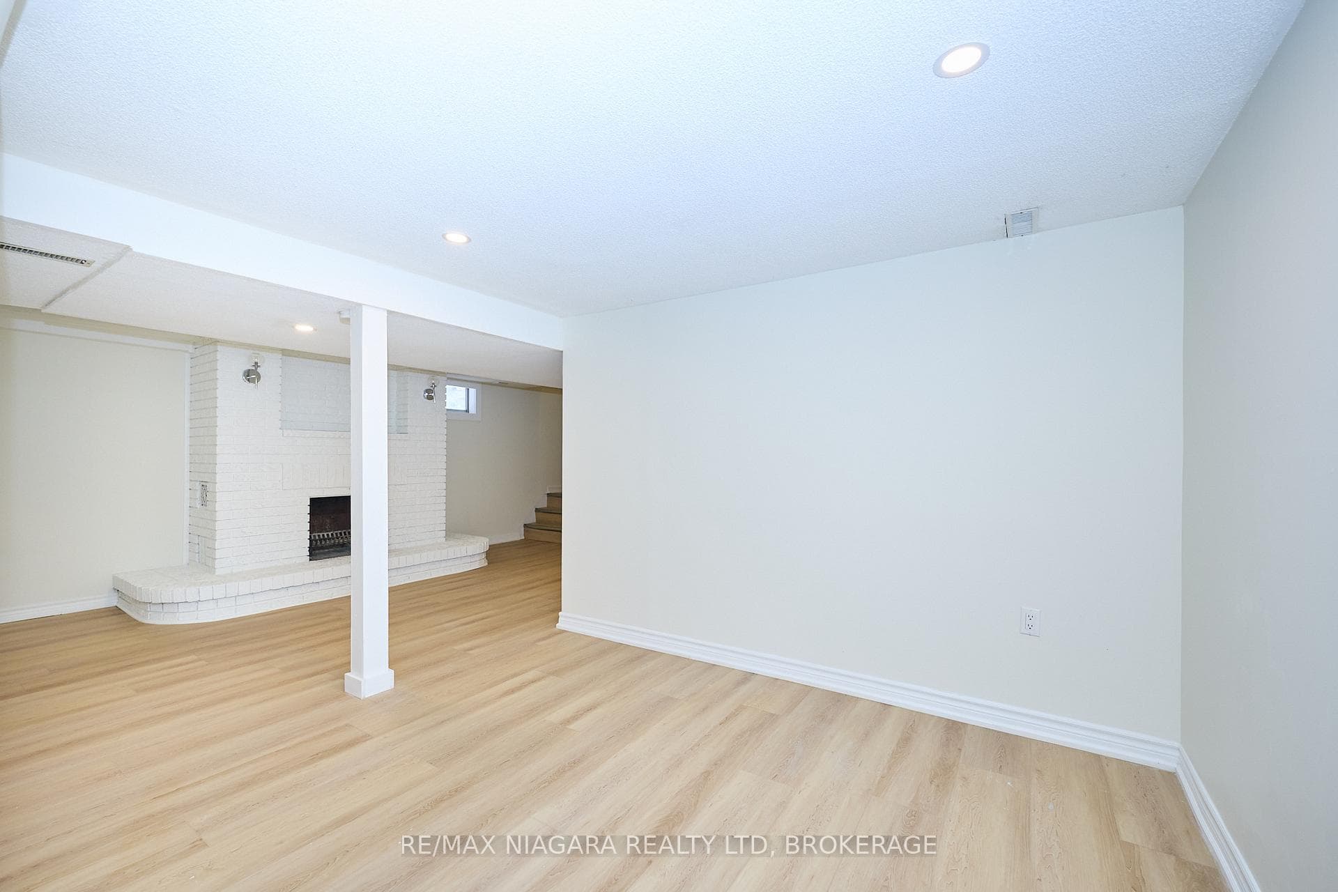 23 Alexandra Boulevard photo 28