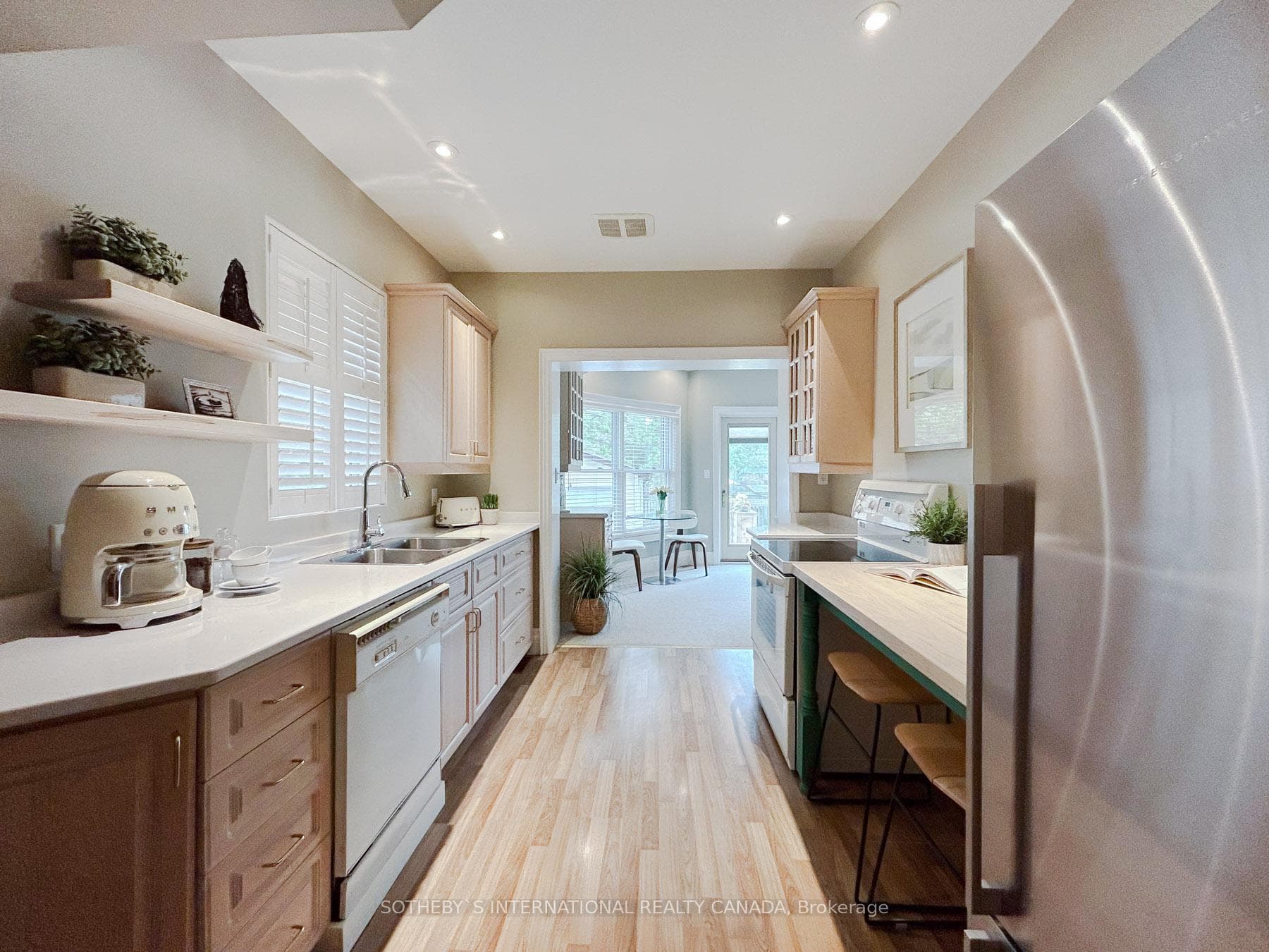 75 Castlefield Avenue photo 11