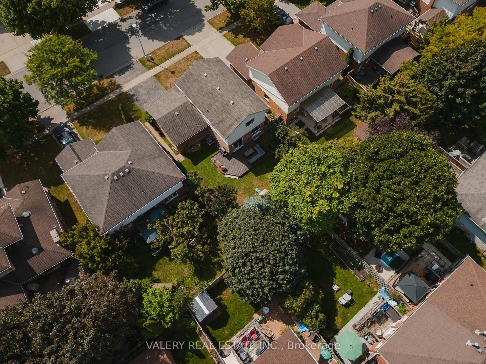 82 Knowles Drive photo 36