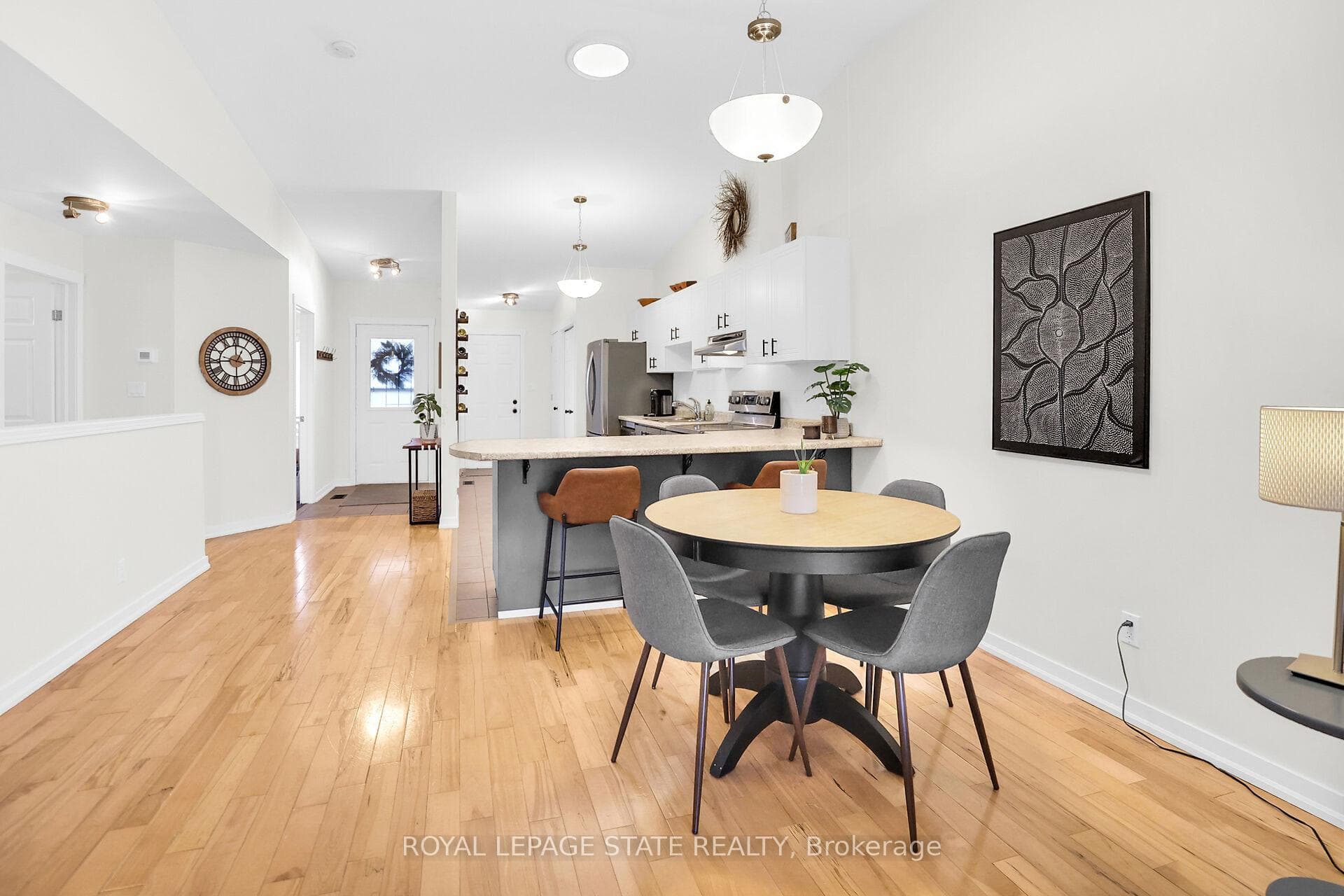 4466 Michael Avenue photo 6