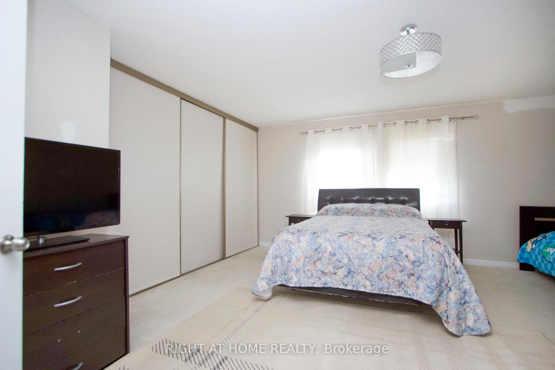 270 Ormond Drive photo 15