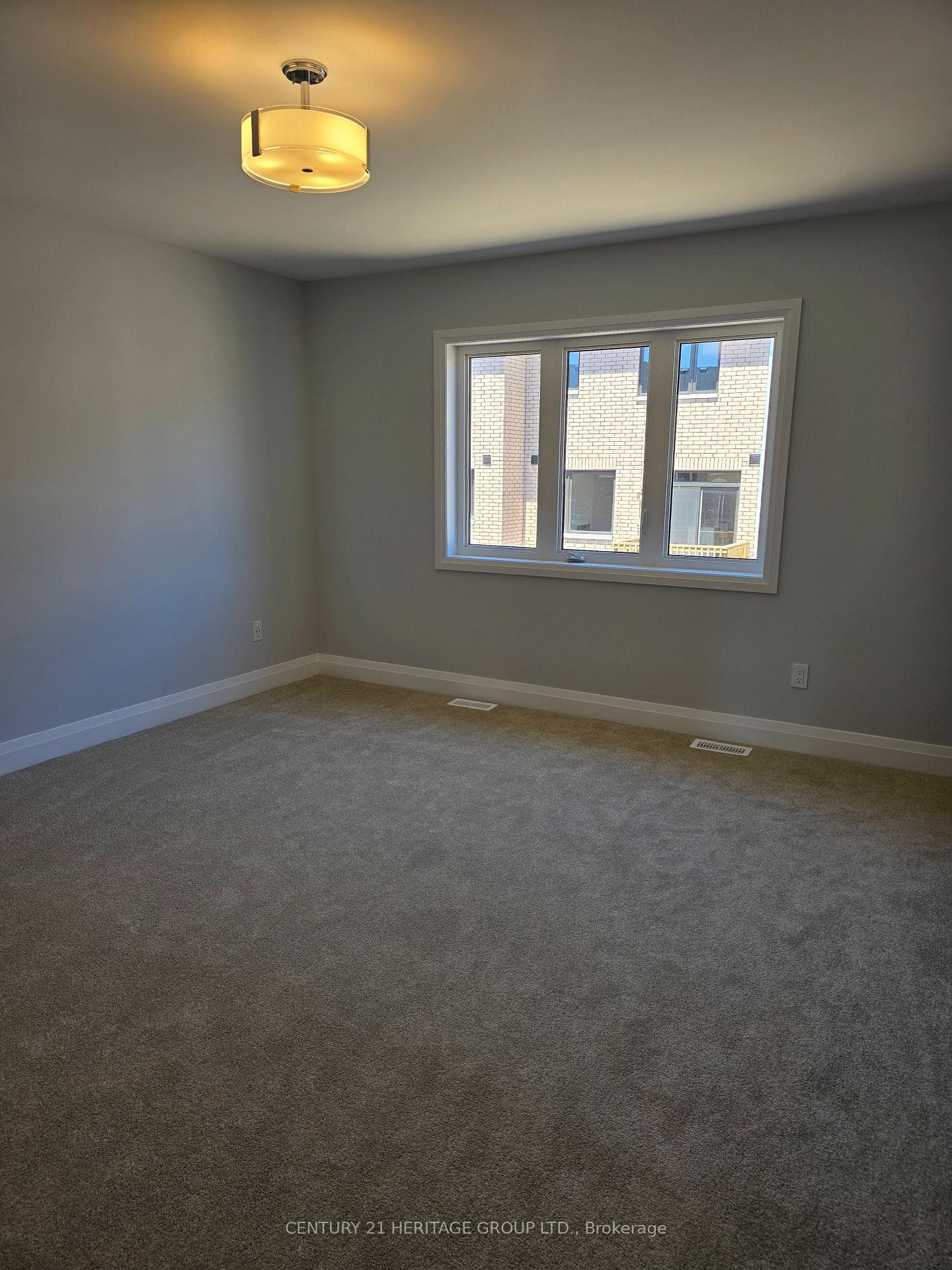 984 Crowsnest Hollow photo 8