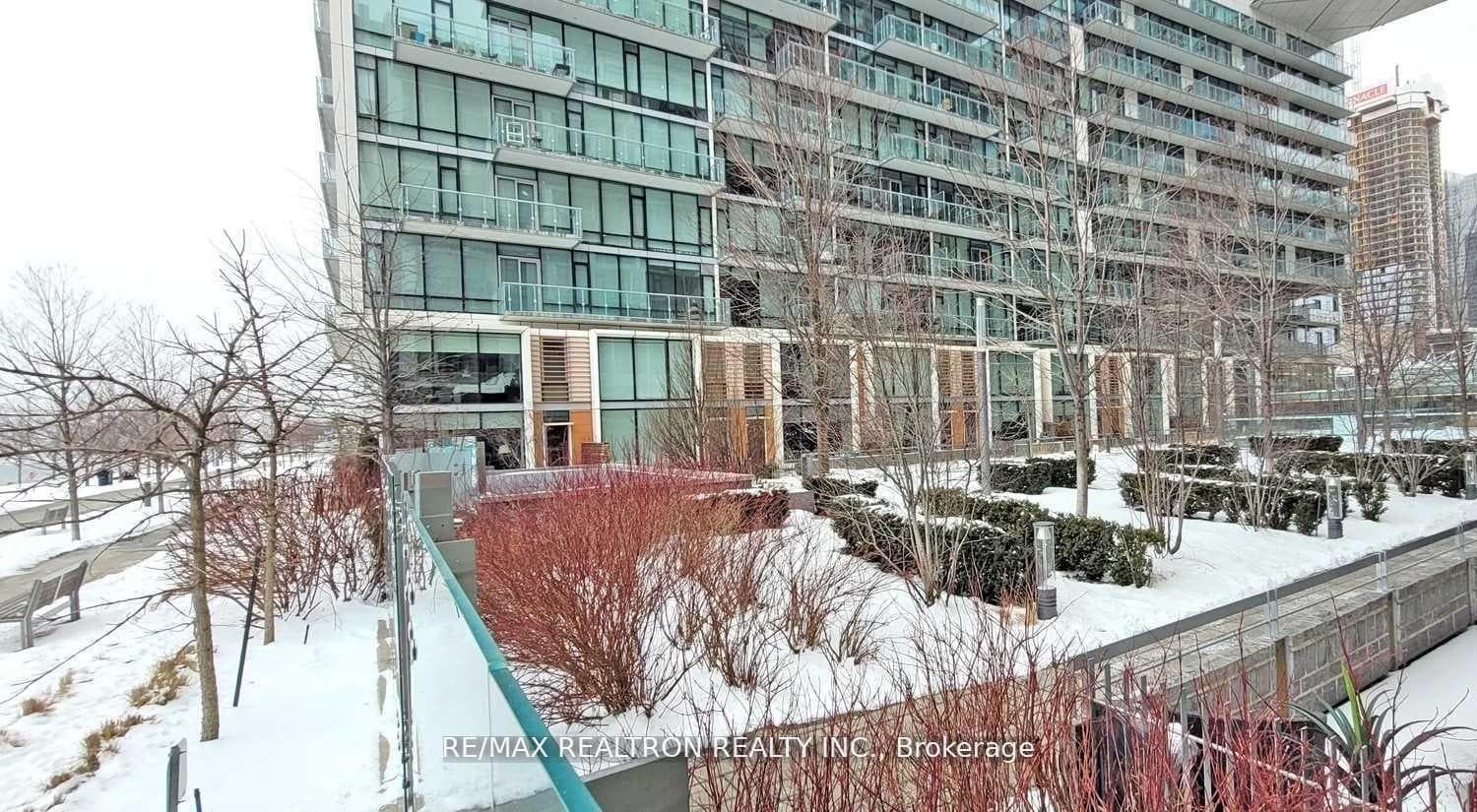 39 Queens Quay Unit 734 photo 25