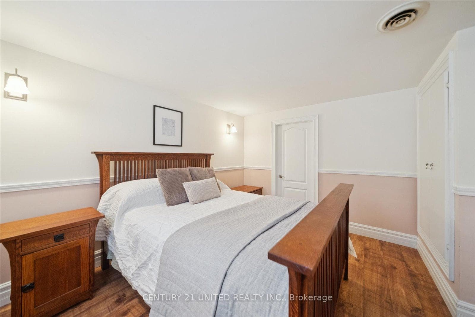 420 Mckellar Street photo 30