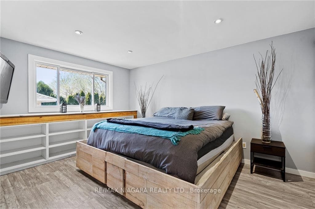 227 Lakeshore Road photo 16