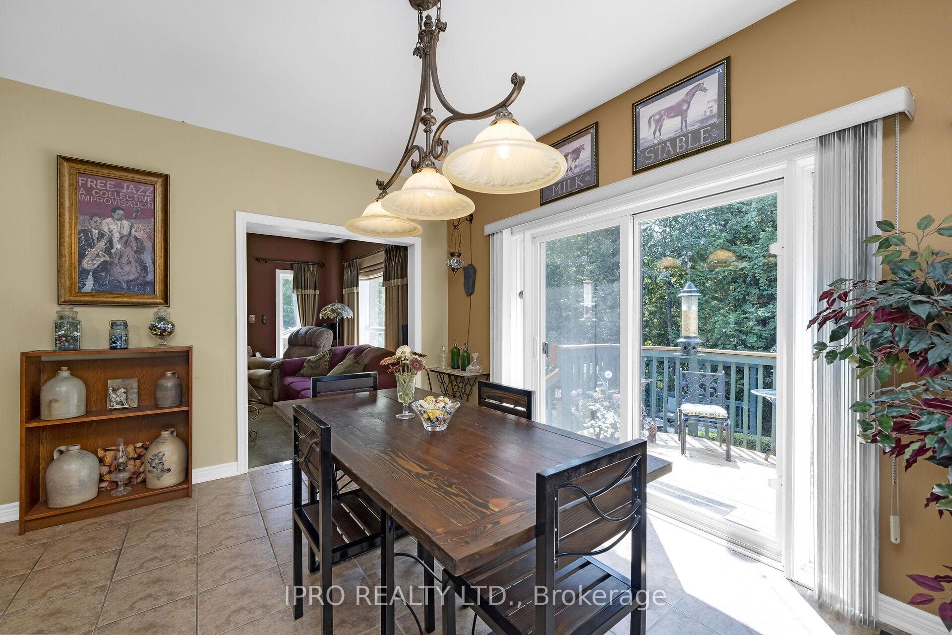 229 Acton Boulevard photo 16