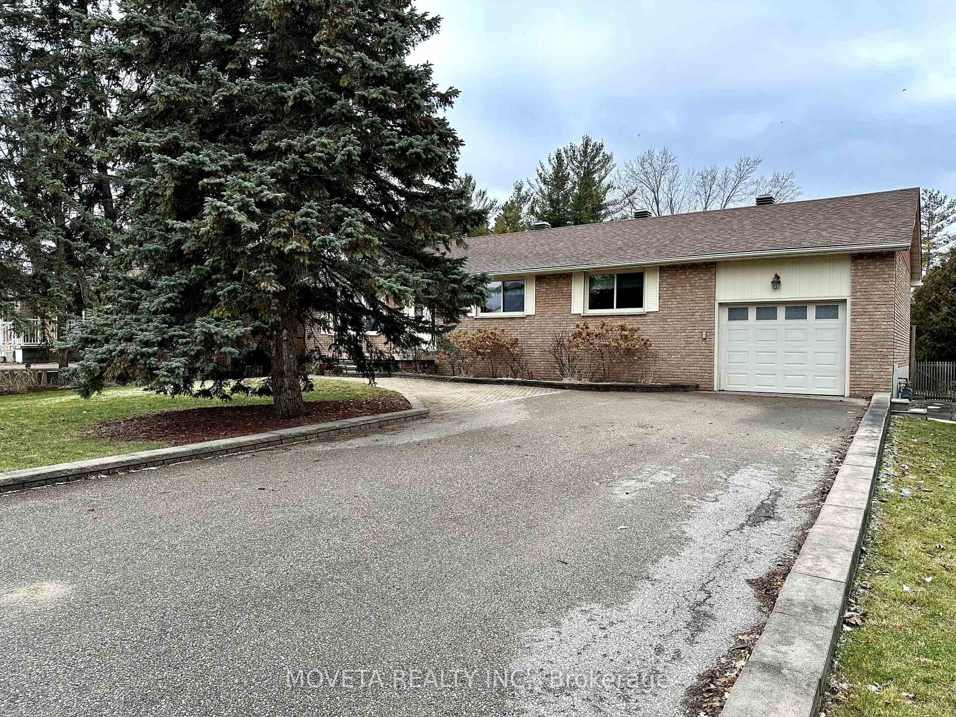 206 Montgomery Drive photo 2