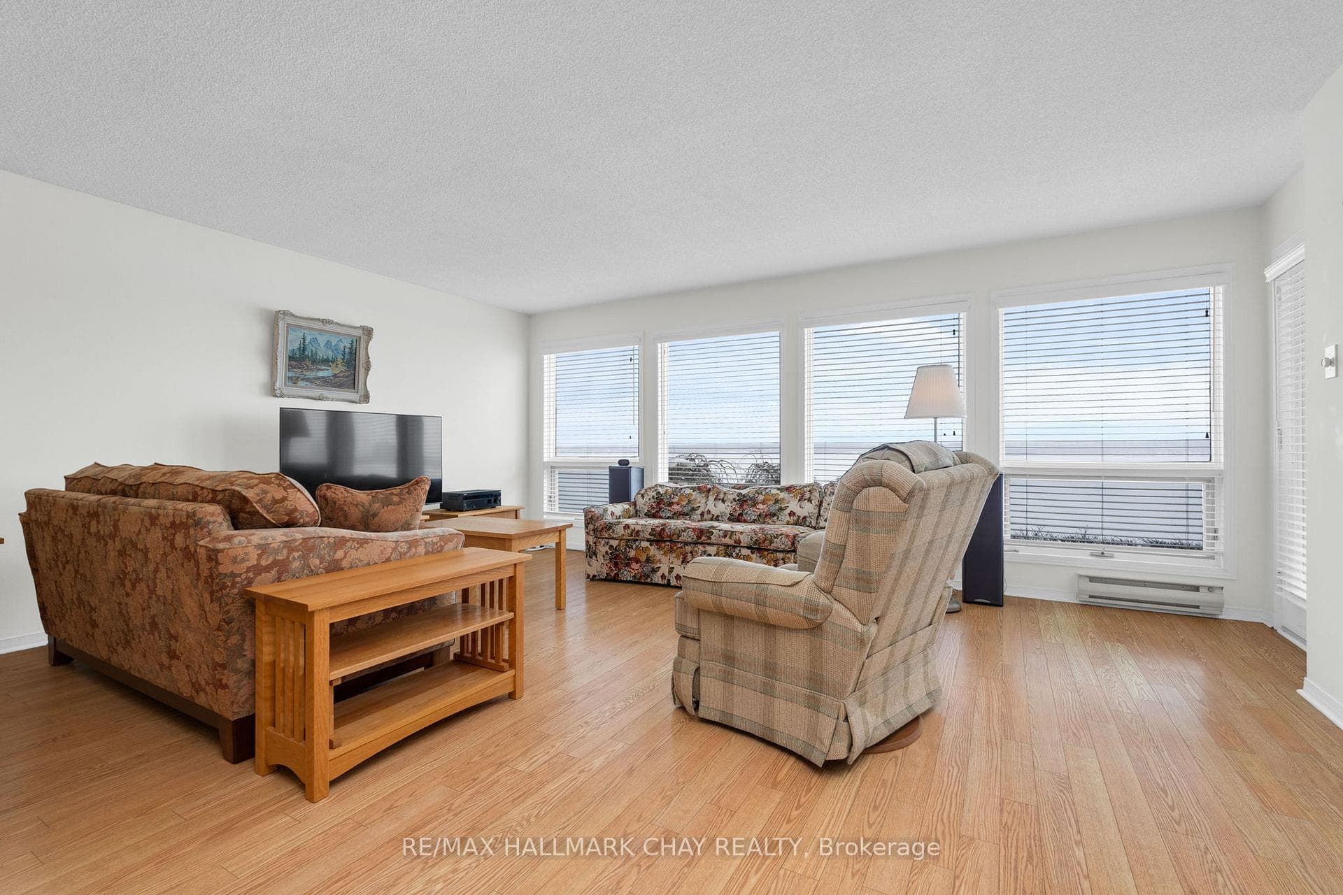 21 Kempenfelt Drive Unit 103 photo 6