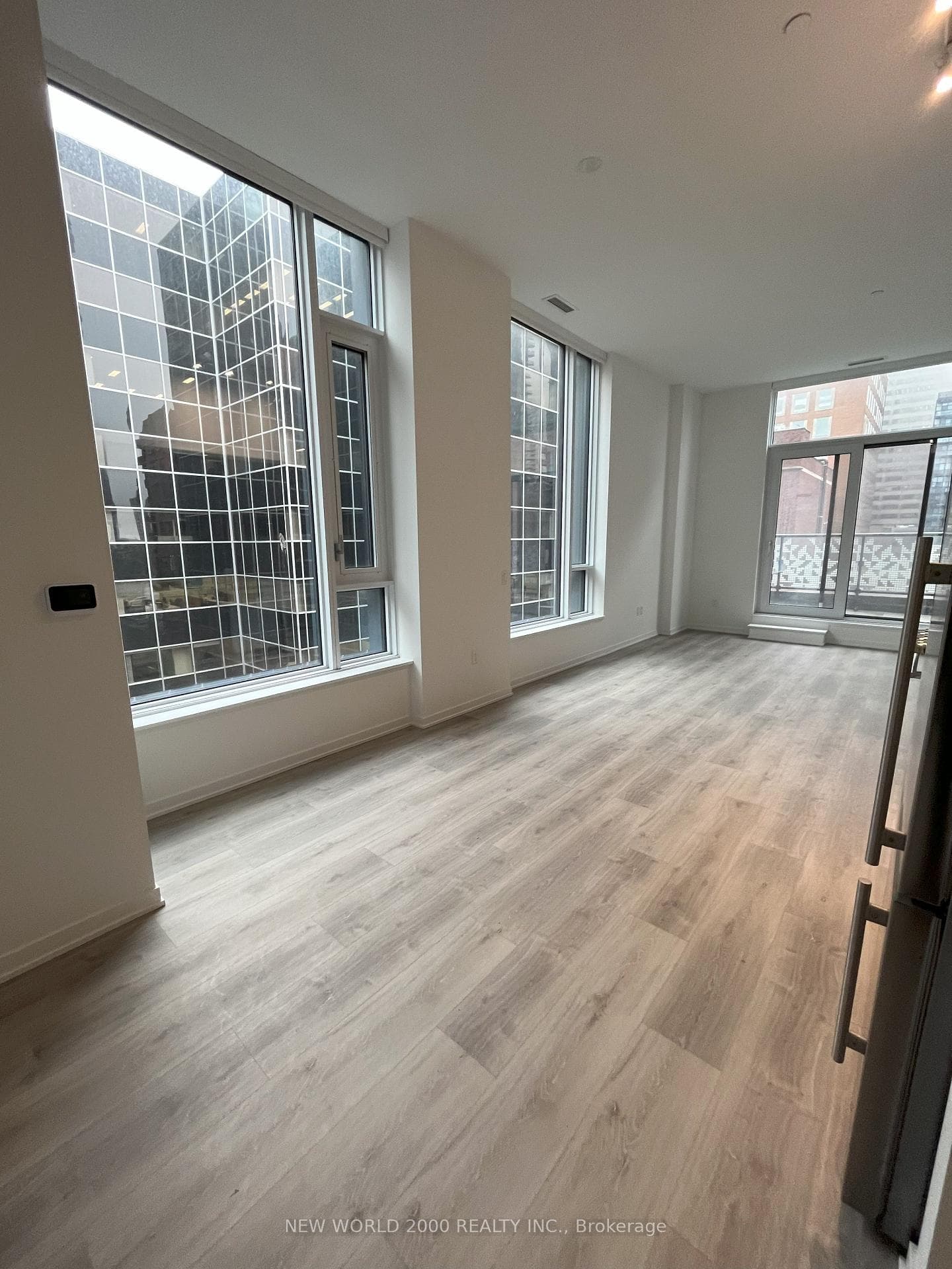 101 Roehampton Avenue Unit 510 photo 5