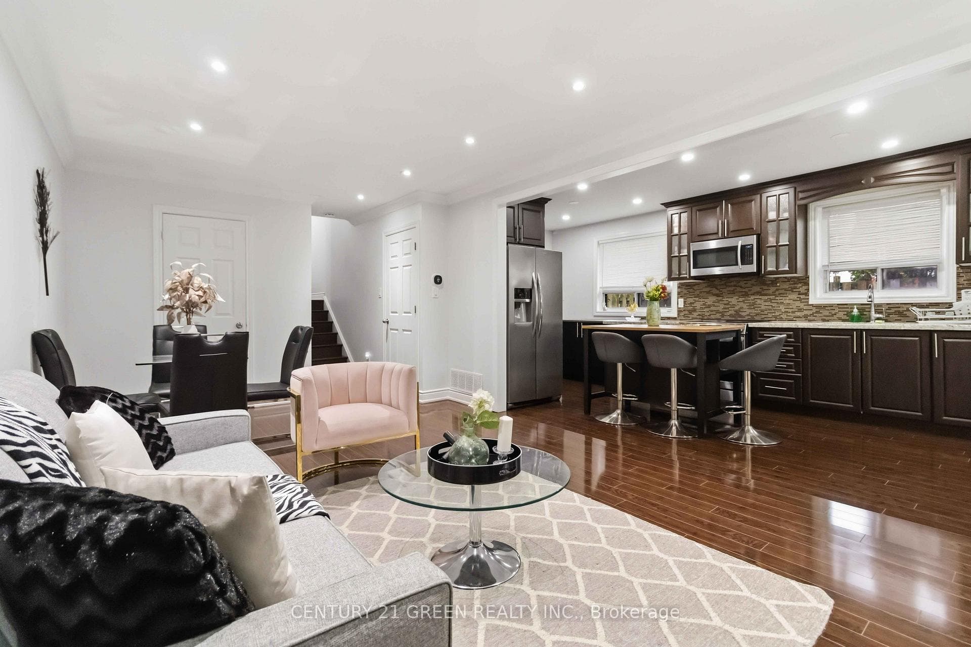 74 Davenport Crescent photo 7