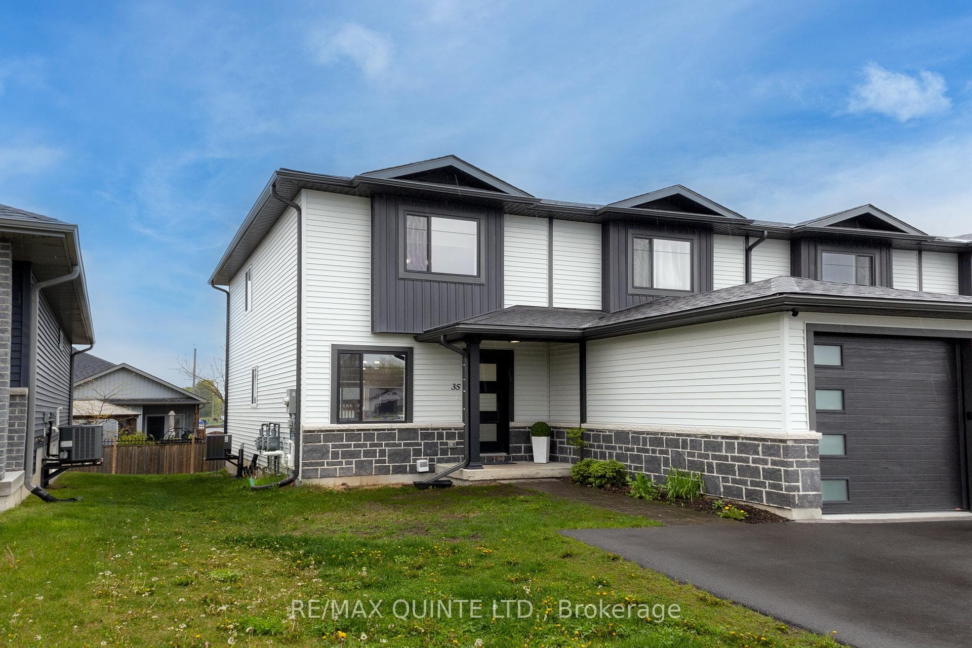35 Dewal Place photo 1