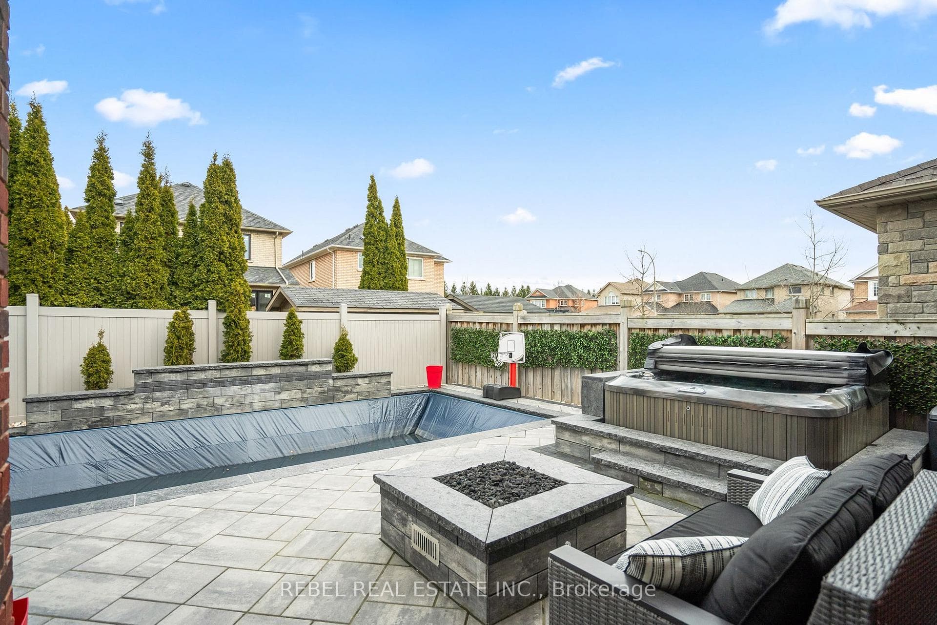 44 Serene Court photo 32