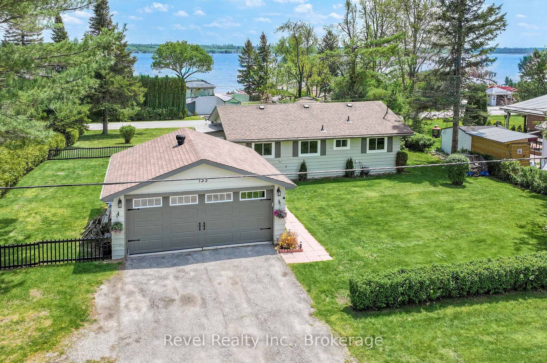 133 Victoria Drive photo 45