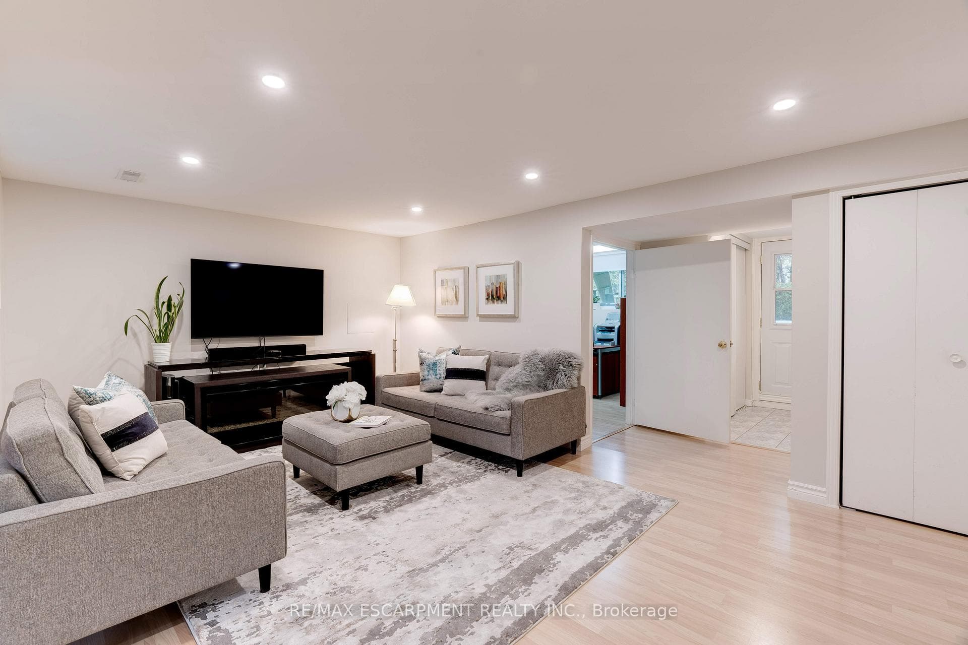 451 Sandlewood Road photo 33