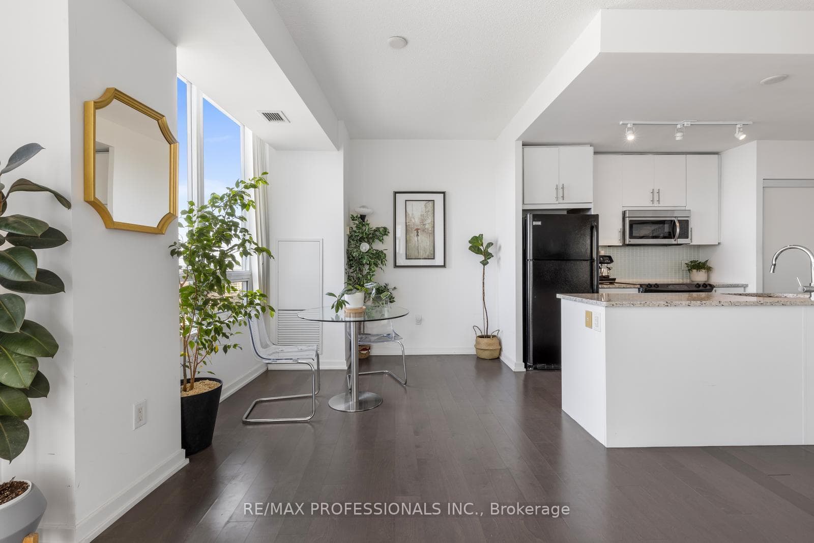 70 Forest Manor Road Unit 1806 photo 12