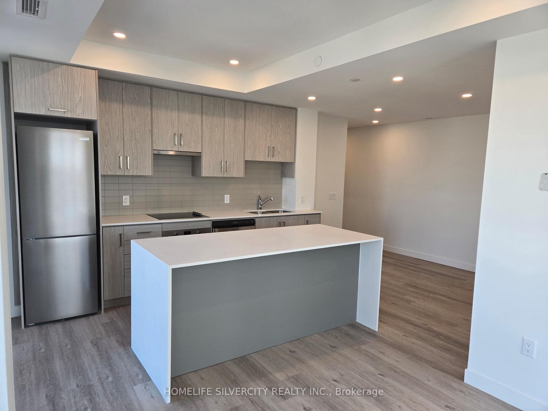 461 GREEN Road Unit 509 photo 4