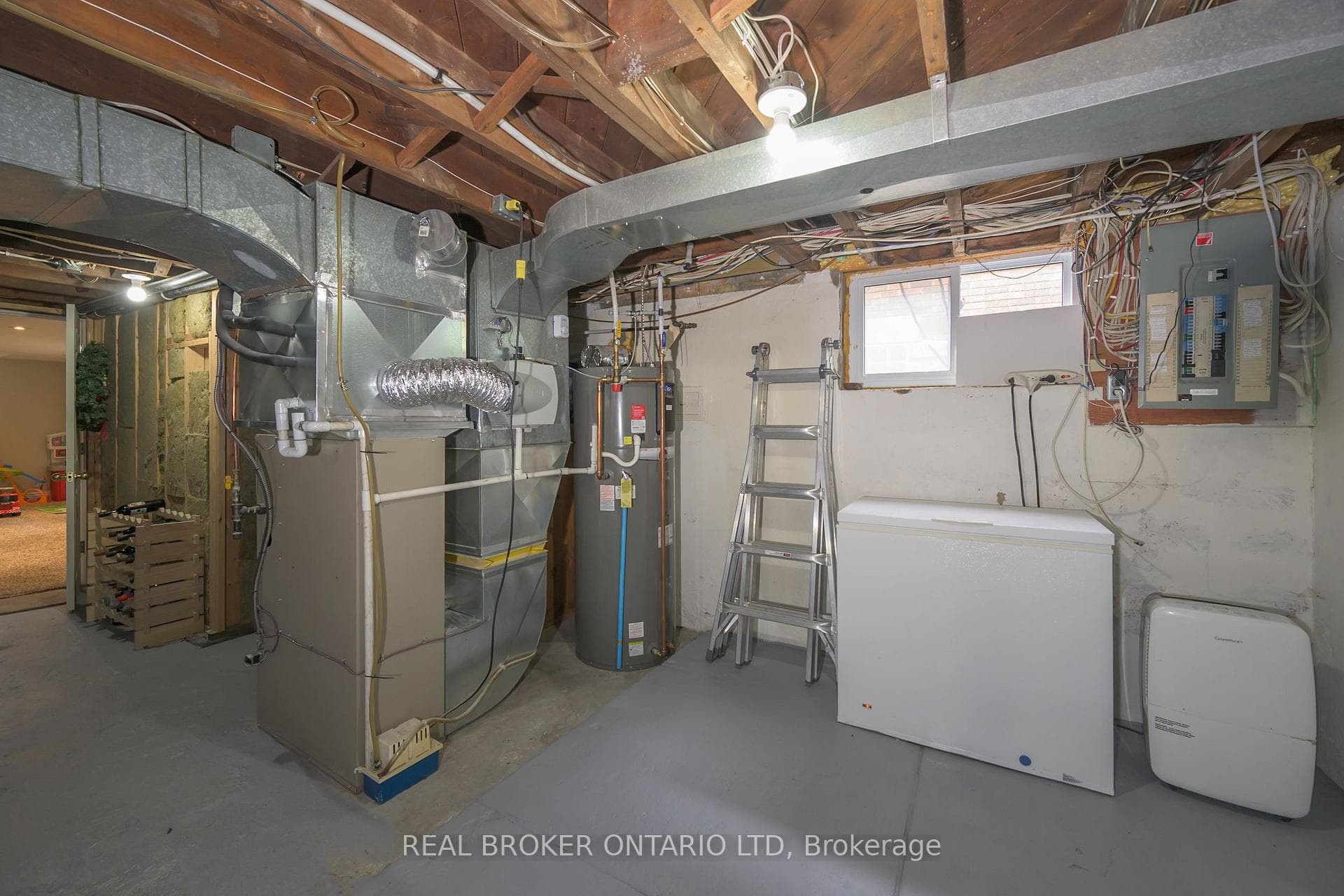 99 Springbank Drive photo 32