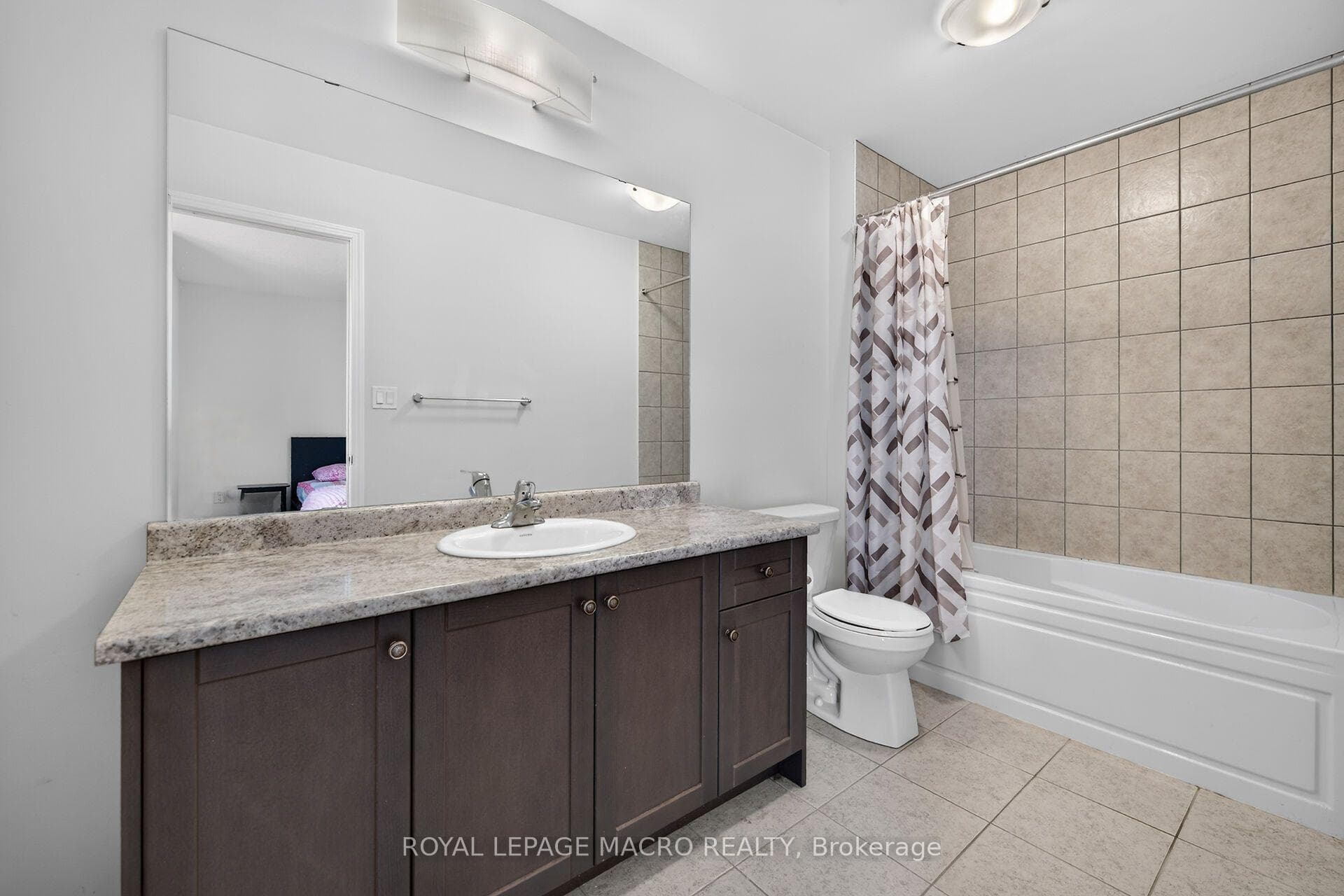 76 McWatters Street photo 33