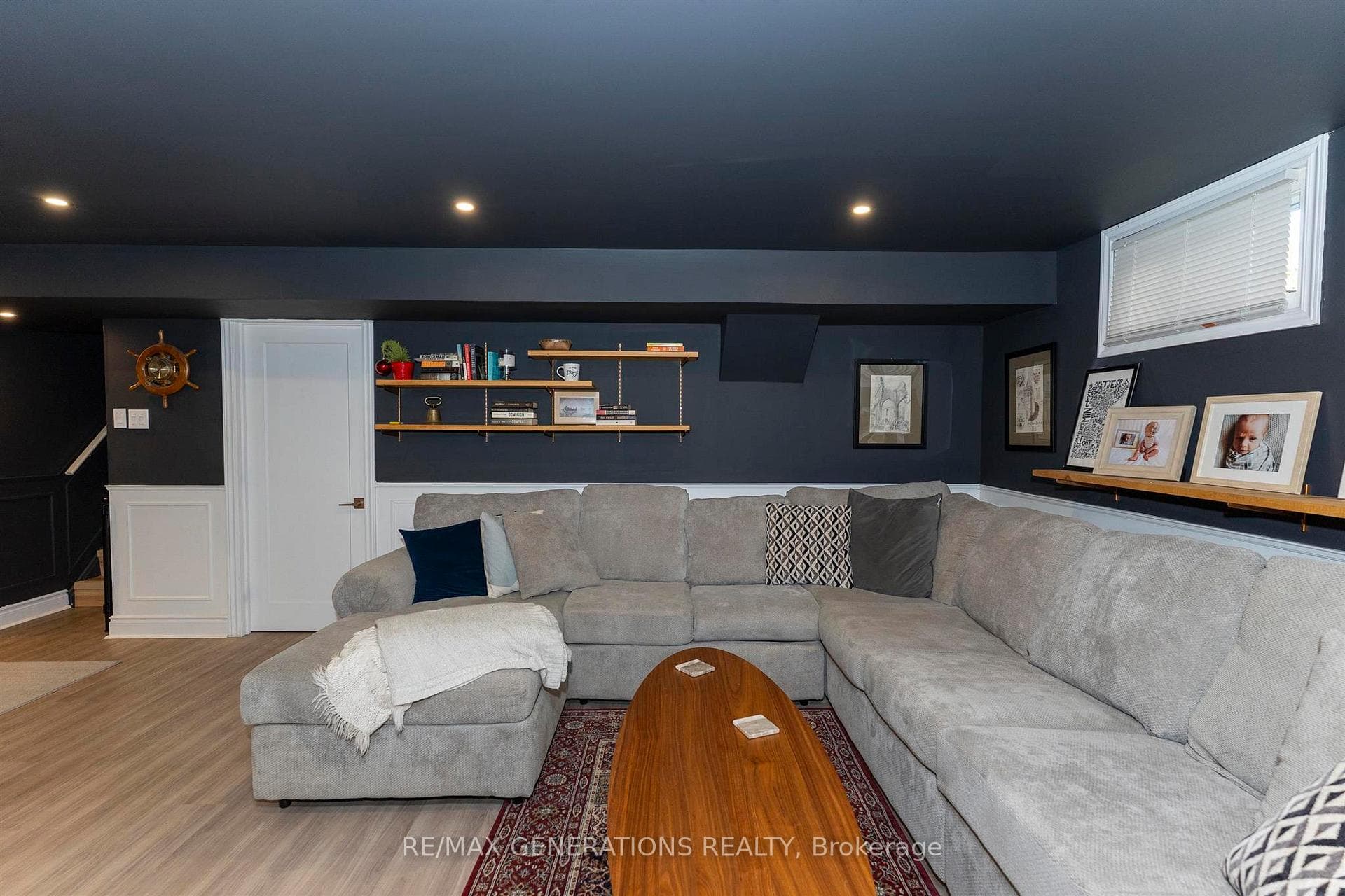 636 Thistle Crescent photo 26