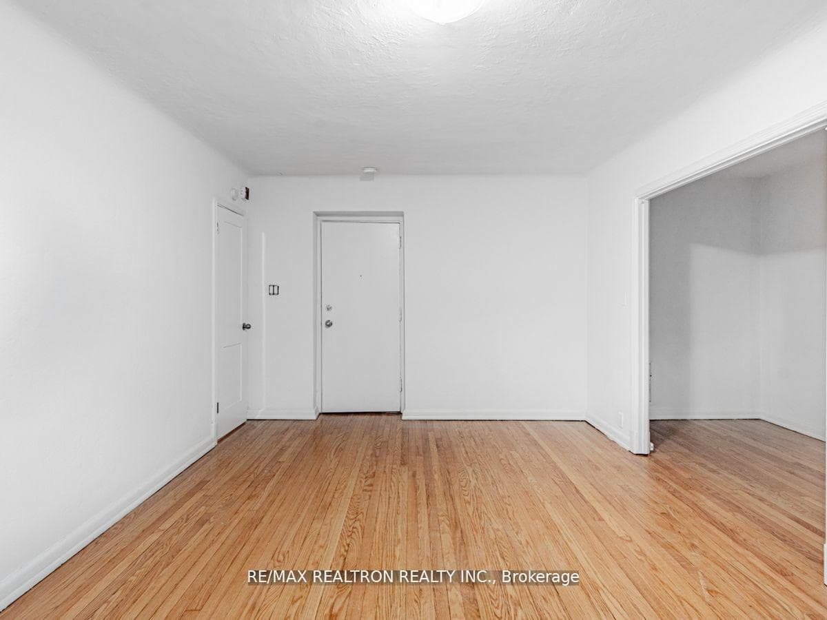 8 Mallory Gardens Unit 4 photo 9