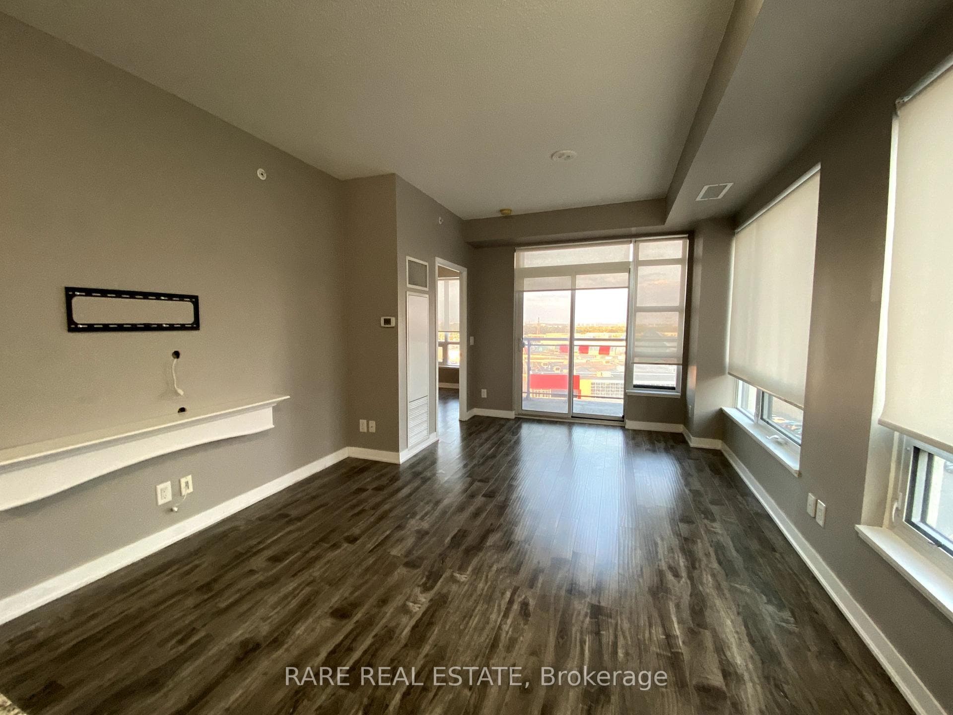 840 Queens Plate Drive Unit 911 photo 4