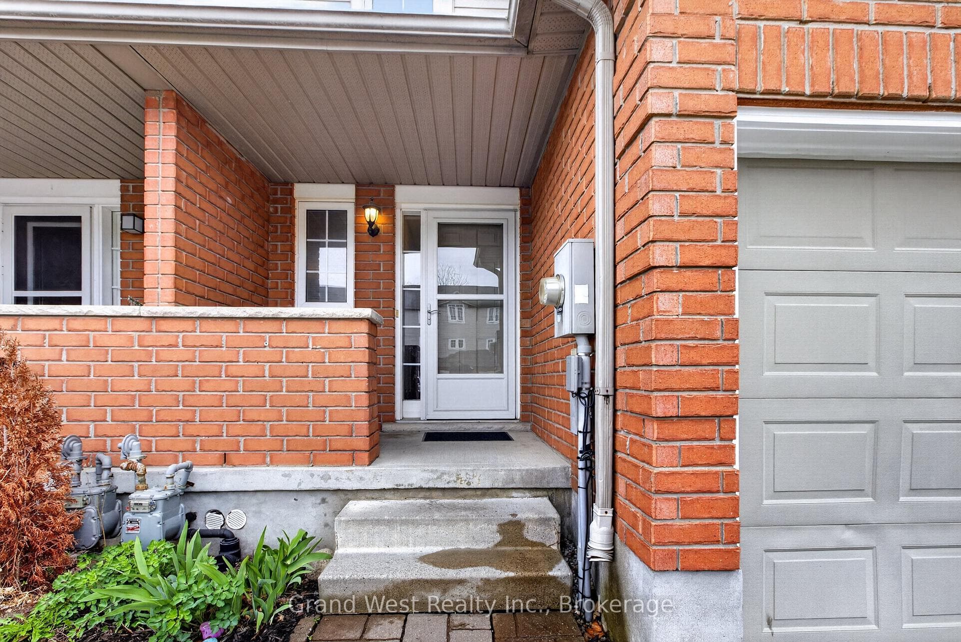 12 FERNCLIFFE Street photo 5