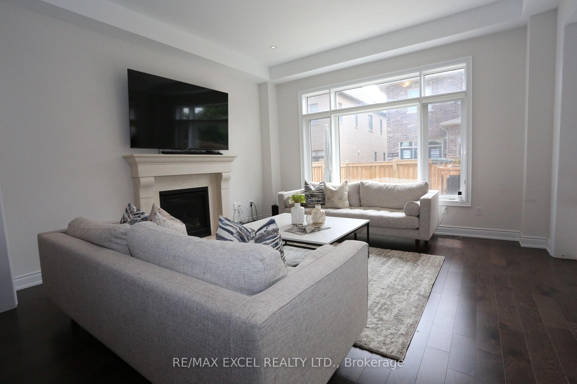 3178 Millicent Avenue photo 3