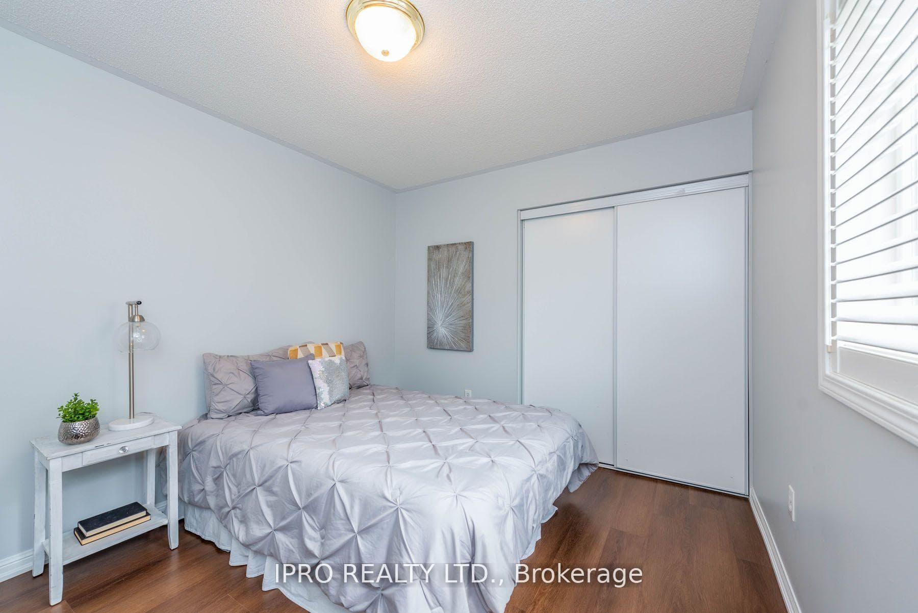 17 Frontenac Crescent photo 22