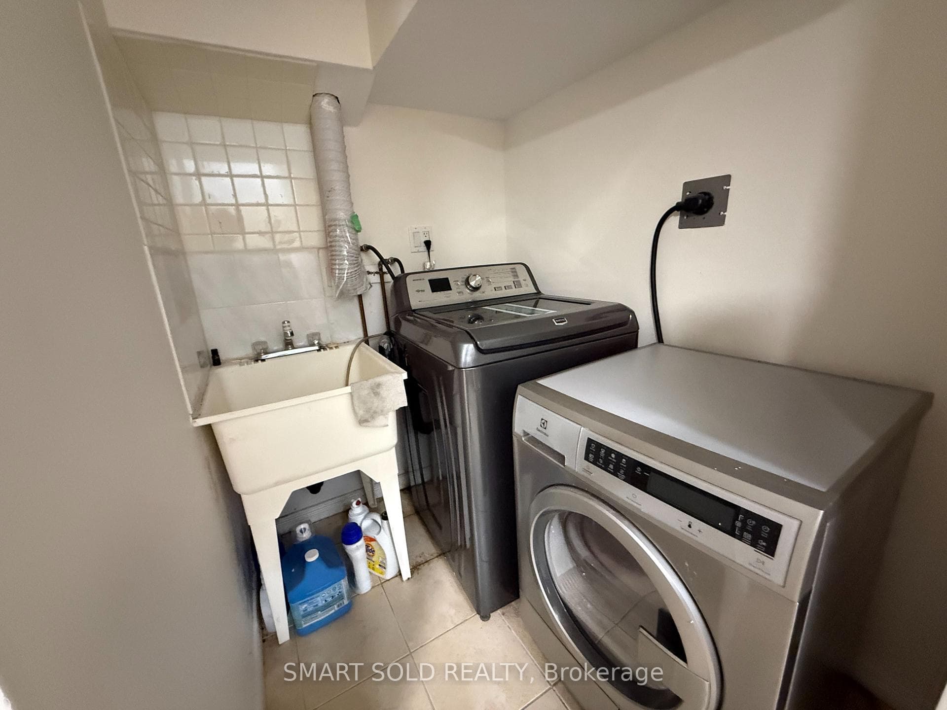 36 Montezuma Trail Unit (Main floor) photo 14